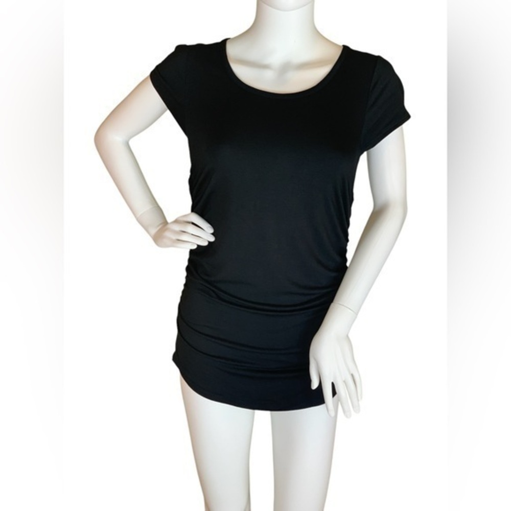 Design History Black Top size medium ruching cap sleeve